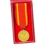 People's Republic of Poland - Badge, Medal in Box For Warsaw 1939-1945, RP Defenders of the Defenders of the Defenders of the Defenders.