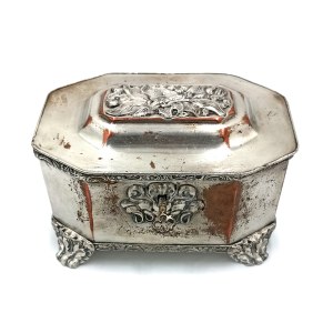 Box sugar bowl with key(Warsaw, 1854-1860)