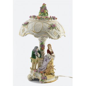 Schierholz’sche Porzllanmanufaktur, Plaue, Lampa porcelanowa z kloszem z litofaniami i rozmawiającą parą przy trzonie
