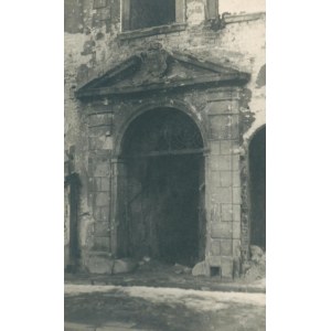 [Warsaw] Old Town Square [photograph ca 1950].