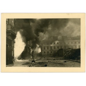 [WARSAW Uprising] Burning houses on Ordynacka Street photo: Sylwester Braun a.k.a. Kris [photo / 1945].