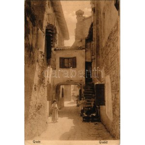 1909 Grado, Gradez; street view. Dep. A. Gabrscek (EK)