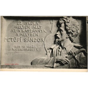 Ez iskola helyén állt az a kaszárnya, a melyben Petőfi Sándor 1839-40 telén katonáskodott. Lukács Lajos műve...