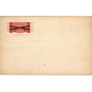 Osztrák-magyar katonai művészlap / WWI Austro-Hungarian K.u.k. military art postcard. Emb. (EK)