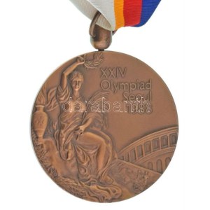 Dél-Korea 1988. Olimpiai Bronzérem peremén a sportág Fencing Men Foil Team (Férfi Tőrvívó Csapat) megjelölésével...
