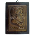 Solymári Valkó László (1909-1984) 1954. "Kossuth Lajos" egyoldalas, önött bronz plakett fa talpon (90x64mm) T:AU...