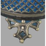 cca 1880-1900 Vajkínáló edény, opalinüveg betéttel. Ezüstözött alpakka, opalinüveg, osztrák vagy cseh, cca 1880-1900...