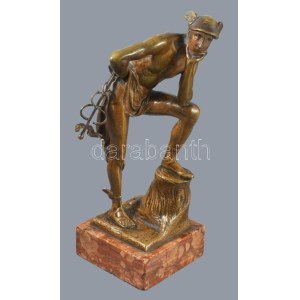 cca 1900-1920 Franz Xaver Bergmann (1861-1936): Hermész. Patinázott bronz, márvány talapzaton, csavarjánál elvált...
