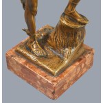 cca 1900-1920 Franz Xaver Bergmann (1861-1936): Hermész. Patinázott bronz, márvány talapzaton, csavarjánál elvált...