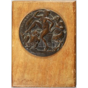 Berán Lajos (1882-1943): Árkádiában. 1940. Bronz plakett, fa lapra applikálva, jelzett, d: 9,5 cm /// Lajos Berán (1882...