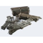 cca 1930 Marklin 41 részes vonatsín készlet fordítókoronggal. Benne egyenes és íves sínek, jobb- és baloldali váltók...