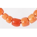 Verlauf elrendezésű korall nyaklánc ezüst (Ag) kapoccsal, jelzett, 800-as ezüst, nyelves záródás, szemátmérő: 7,3-15...