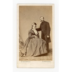 Warschau, Foto: Jan Mieczkowski. Frau Wątróbska mit ihrem Mann (152)