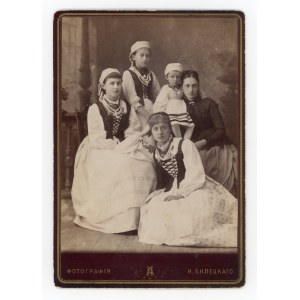 Kremenchuk, photo, Bilecki - Group portrait of Polish women in folk costumes. Cabinet (295)