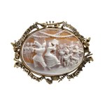 GIOVANNI NOTO (Torre del Greco 1902 - 1985) Gold shell cameo brooch