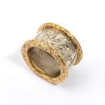 Gold band ring