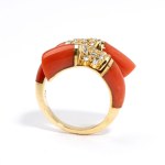 Gold ring with diamonds and Mediterranean coral