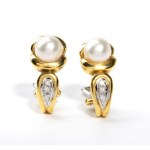 Diamond pearl gold earrings