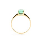 Emerald gold ring