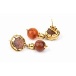 Pair of gold drop earrings with carnelian