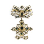 Silver cross pendant