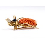Coral sapphire and diamonds gold brooch