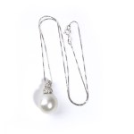 Australian pearl diamond pendant