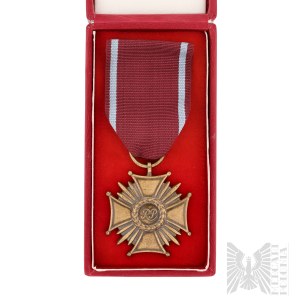 III RP Bronzový kríž za zásluhy s krabičkou