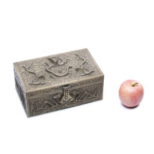 DECORATIVE CASKET WITH DRAGON MOTIFS | (CHINA / CHINESE TURN OF THE 19TH AND 20TH CENTURIES, LATE QING DYNASTY / REPUBLIC PERIOD)