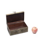 DECORATIVE CASKET WITH DRAGON MOTIFS | (CHINA / CHINESE TURN OF THE 19TH AND 20TH CENTURIES, LATE QING DYNASTY / REPUBLIC PERIOD)