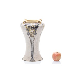 VASE WITH FLORAL DECORATION AND GILT HANDLES | ERNST WAHLISS, TRNOVANY (TURN-TEPLITZ) (CZECH / BOHEMIAN AROUND 1900)