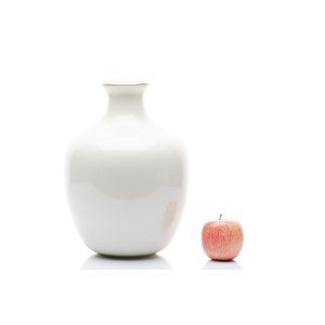 VASE ROYAL IVORY | NOVÁ ROLE (CZECH / BOHEMIAN 1930S)