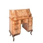 LADY’S WRITING DESK WITH SUPERSTRUCTURE IN THE BAROQUE STYLE | (CENTRAL EUROPE / CENTRAL EUROPEAN 19TH CENTURY)