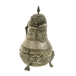 Jug with mascarons, silver Netherlands, Friesland, 19th century (129)