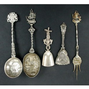 Cutlery set of 5 pieces, silver, Europe, 20th century. (227)