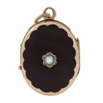 Medallion, 19th/20th century, Victorian style