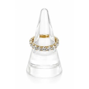 Ring with diamonds