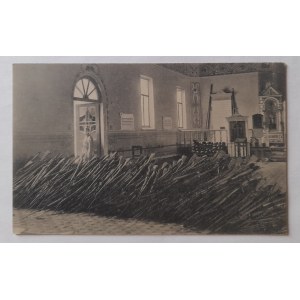 Augustów. Kriegsbeute in der Feldkirche in Augustów.