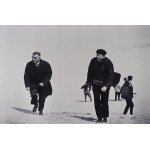 Antanas Sutkus, J. P. Sartre su M. Sluckiu Kuršių Neringoje kopose.