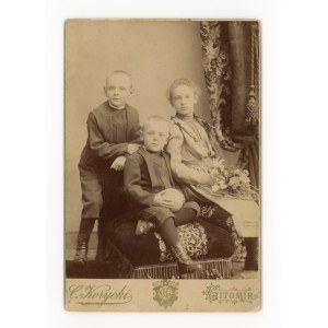 Zhitomir, siblings, photo by C. Korycki. Captioned. Cabinet (146)