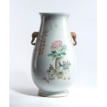 A rare Hu vase "Qinjiang" famille rose porcelain. China, late Qing Dynasty-Republic period (1912-1949).