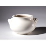 White porcelain bowl with lion-head handles. China, 20th century.