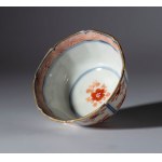 Painted export porcelain bowl with floral decorations in Imari style, China, early 20th century