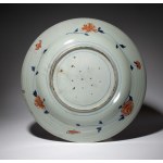 Large plate painted with coral red, blue, and gold enamels. Japan, 18th century.