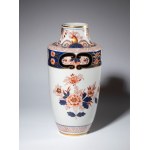 A porcelain vase painted with red, blue, and gold enamels and decorated in the Kutani style. Europe, 20th century.