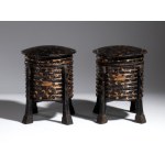 A pair of covered Hokai containers in gold and black lacquer. Japan, late Edo period (1615-1868).
