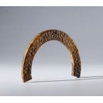 A Hotan jade crescent-shaped ornamental pendant in the style of the Han Dynasty (206 BC to 220 AD). China, Ming Dynasty (1368-1644), 16th century.