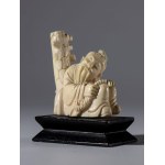 Small elephant ivory sculpture depicting a sage on a wooden base. China, Republic Period, 1912-1949.