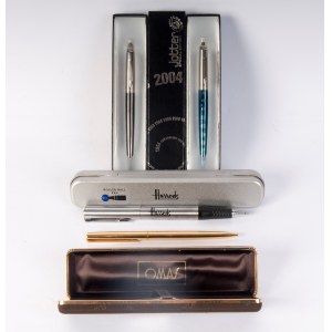 Lot of four pens, Lot of four pens