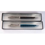 Lot of four pens, Lot of four pens